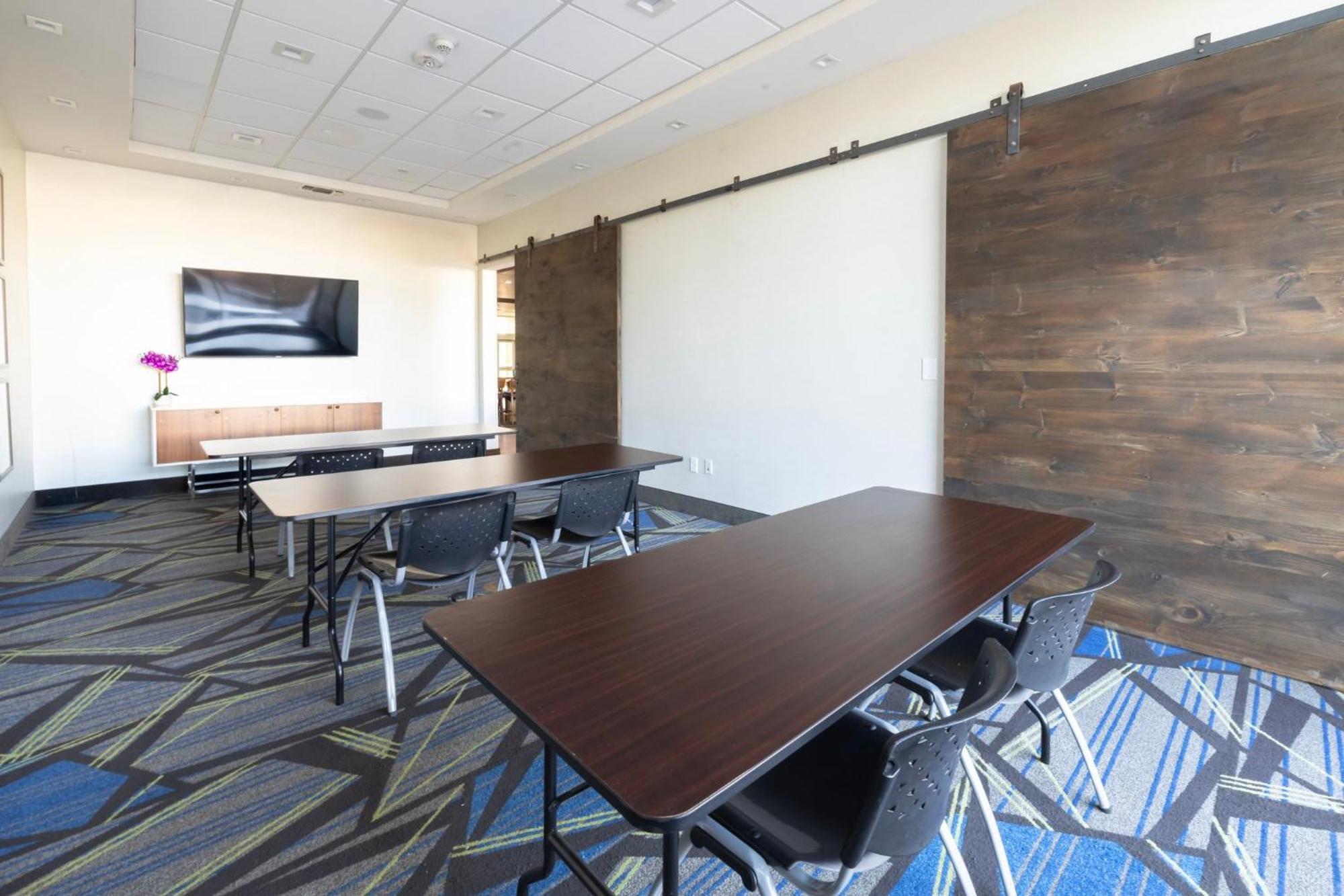 Holiday Inn Express & Suites Dallas Ne Arboretum Garland Buitenkant foto