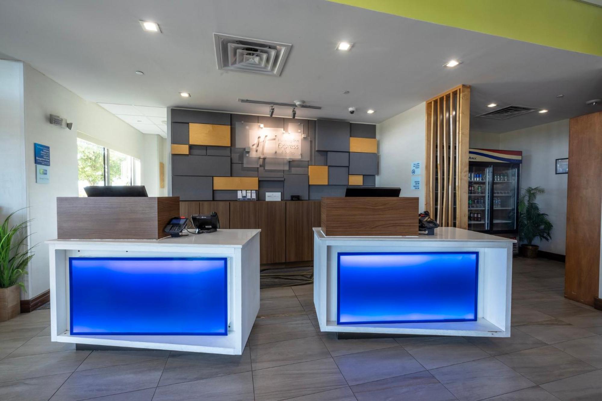 Holiday Inn Express & Suites Dallas Ne Arboretum Garland Buitenkant foto